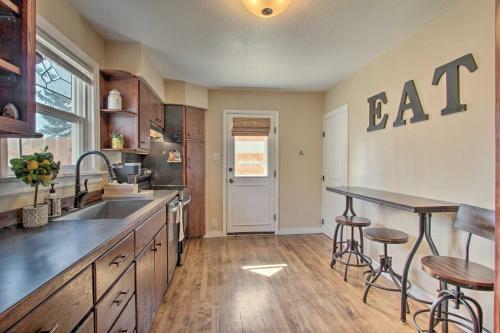 Boho-chic Home With Grill Less Than 1 Mi From Downtown!