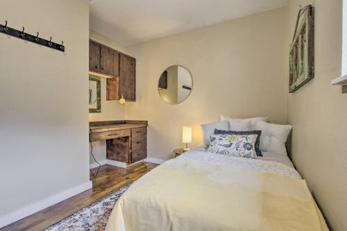 Boho-chic Home With Grill Less Than 1 Mi From Downtown!