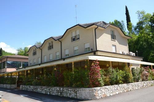 Hotel Edon�