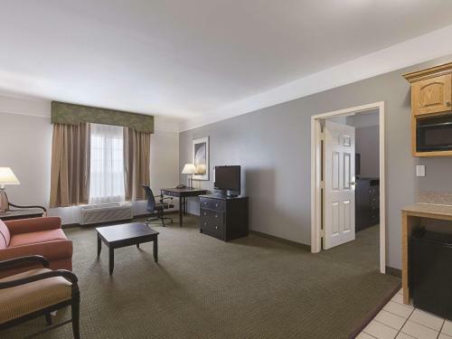 Hotel La Quinta By Wyndham Deer Park