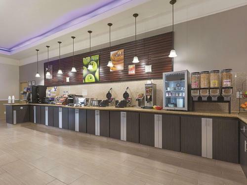 Hotel La Quinta By Wyndham Deer Park