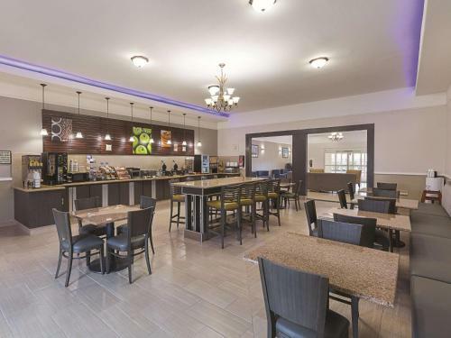 Hotel La Quinta By Wyndham Deer Park