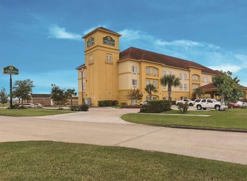 Hotel La Quinta By Wyndham Deer Park