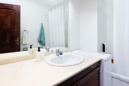 Apartamento Oceanfront Parque Albatros 214b