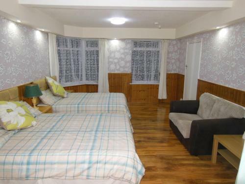 Hostal P & J Holiday Apartment & Guesthouse