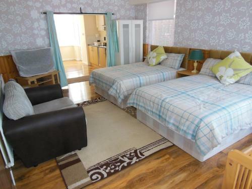 Hostal P & J Holiday Apartment & Guesthouse
