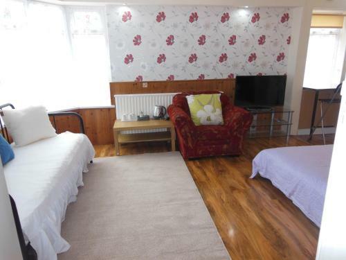 Hostal P & J Holiday Apartment & Guesthouse