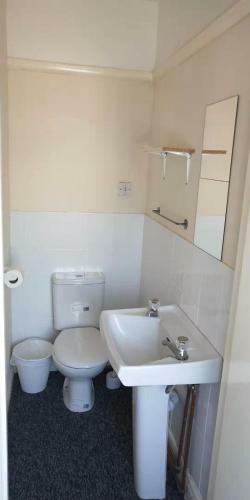 Hostal P & J Holiday Apartment & Guesthouse