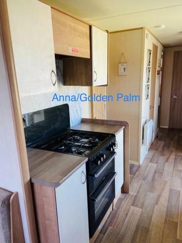 Golden Palm, 8 Berth Caravan