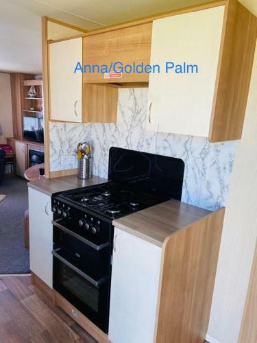 Golden Palm, 8 Berth Caravan