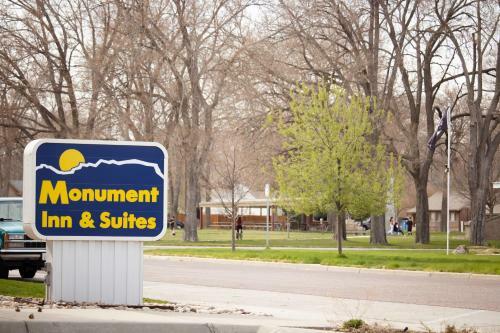 Hotel Monument Inn & Suites