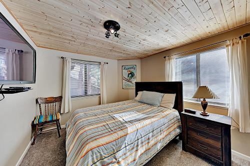 Lake Village Manor B