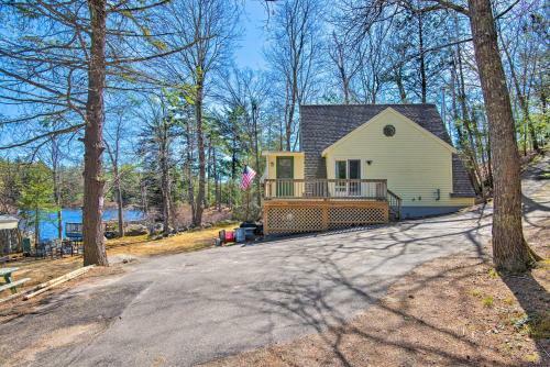 Lakefront Retreat With Kayaks, Grill, Fire Pit!