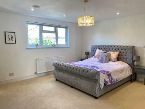 Villa Stunning 5 Bed House In Surrey