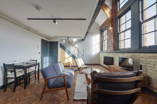 No 5 At Simpson Street Apartments