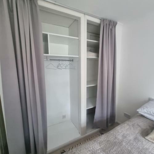 Spacious One Bedroom Apartment With Parking