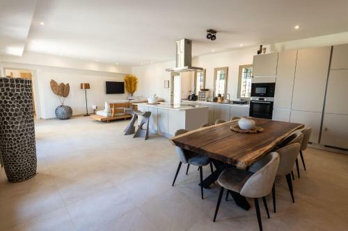 Grimaou - Villa Proven�ale Avec Piscine