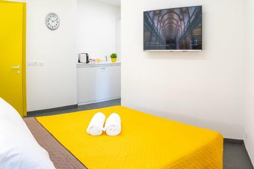 Colours Apartments????