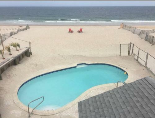 Oceanfront Home + Private Beach + Pool