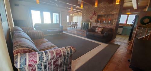 Apartamento Oceanfront 2-level Guest Suite + Private Beach + Pool