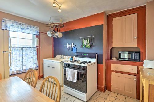 Apartamento Ideally Located Wildwood Apt - Shared Patio!