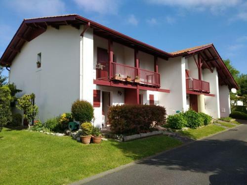 Agradable Casa Con Piscina En Hendaya