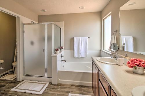 Spacious And Wfh-friendly Abq Home With Grill!