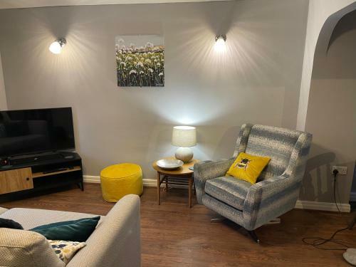 Tranquil 3 Bedroom Town House With Parking