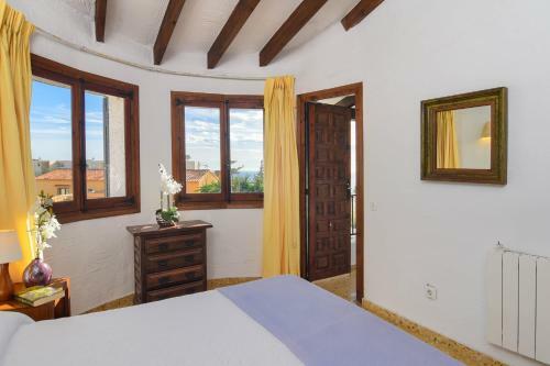 Bungalow With Seaviews In Moraira