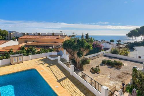 Bungalow With Seaviews In Moraira