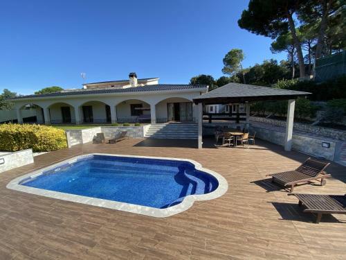 Vivalidays Villa Kiros