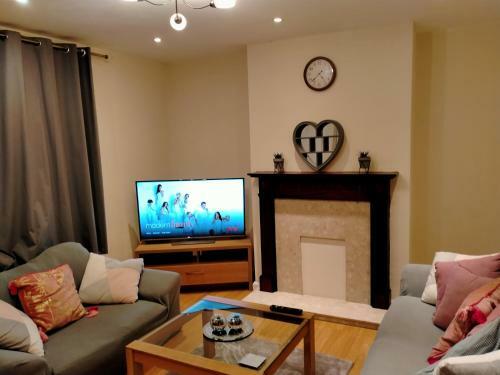 Spacious 3-bed House In Walsall
