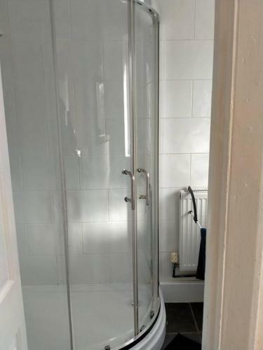 Spacious 3-bed House In Walsall
