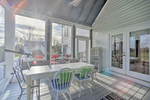 Luxe Germantown Home With Deck, Fire Pit And Yard