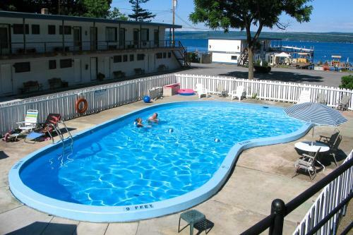 Showboat Motel III
