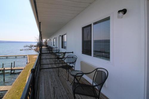 Showboat Motel
