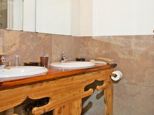Chalet Deux Tetes I