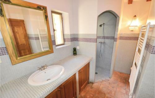 Holiday Home Rue De La Mairie O-880