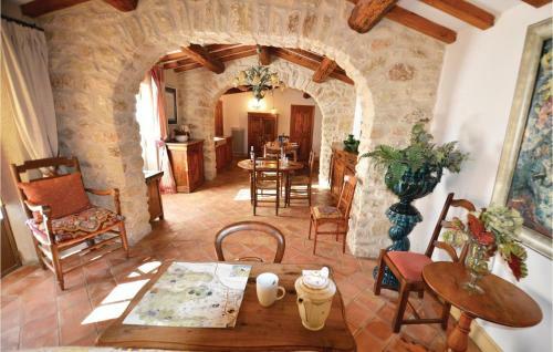 Holiday Home Rue De La Mairie O-880