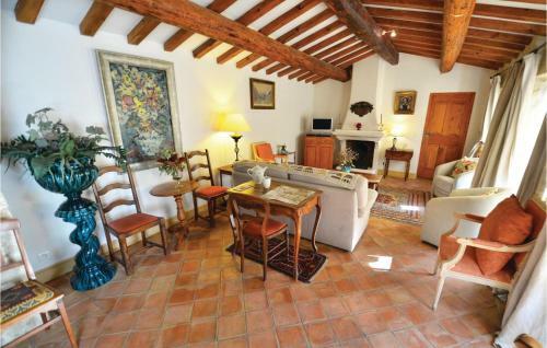 Holiday Home Rue De La Mairie O-880