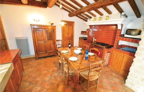 Holiday Home Rue De La Mairie O-880