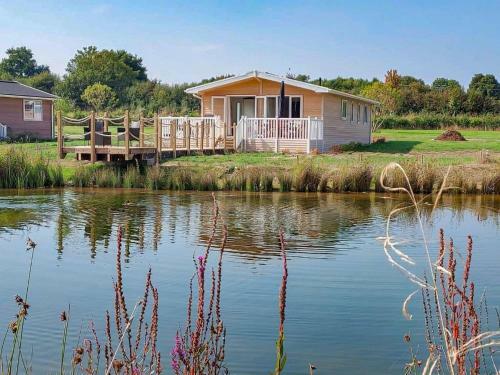 Lilac Tree Lodge