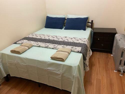 Hostal A Pleasant Room In Queens