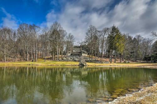 Catskill Mountains Getaway On 6 Acres With Pond