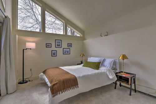 Catskill Mountains Getaway On 6 Acres With Pond