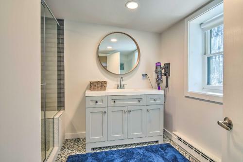 Modern Monticello Home With Hot Tub And Pond