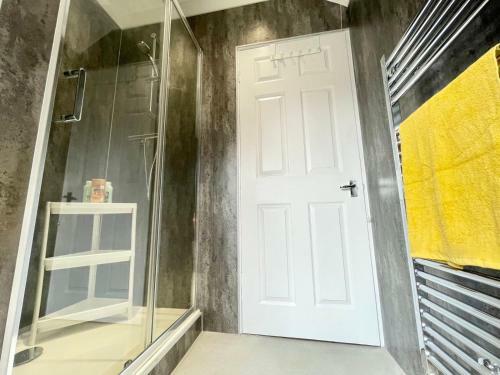 Worksop Newly Refurbished 2-bedroom House
