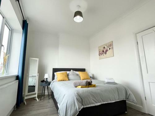 Worksop Newly Refurbished 3-bedroom House