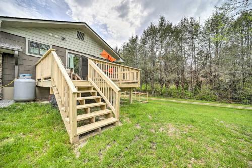 Updated Brevard Home With Deck And Spacious Patio