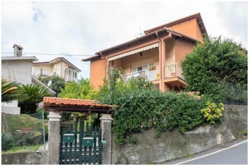 Villa Indipendente Con Giardino Privato E Garage